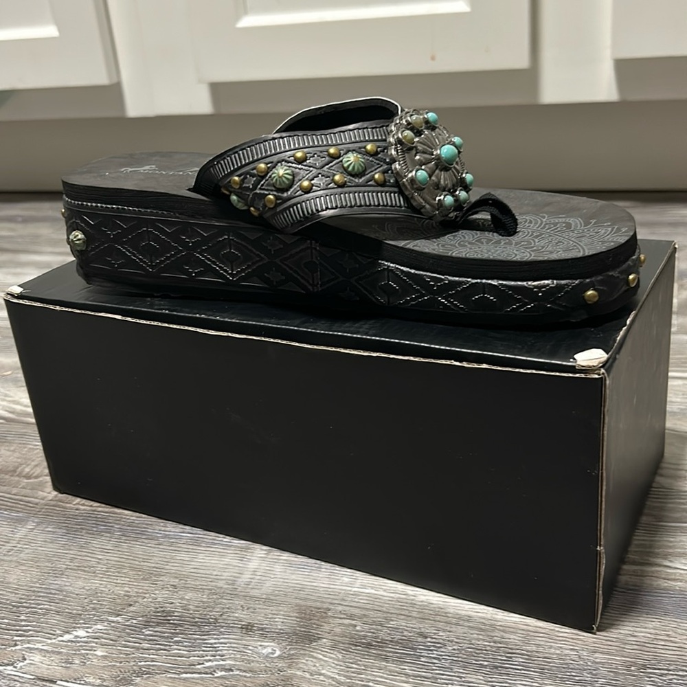 Montana West size 9 Sandals